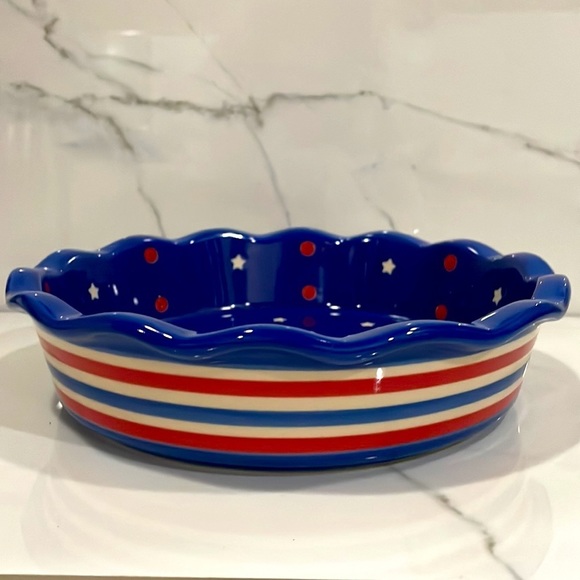 Temptations by Tara Red White and Blue 9'' Fluted Round Baking Pie Quiche Dish - Picture 3 of 12